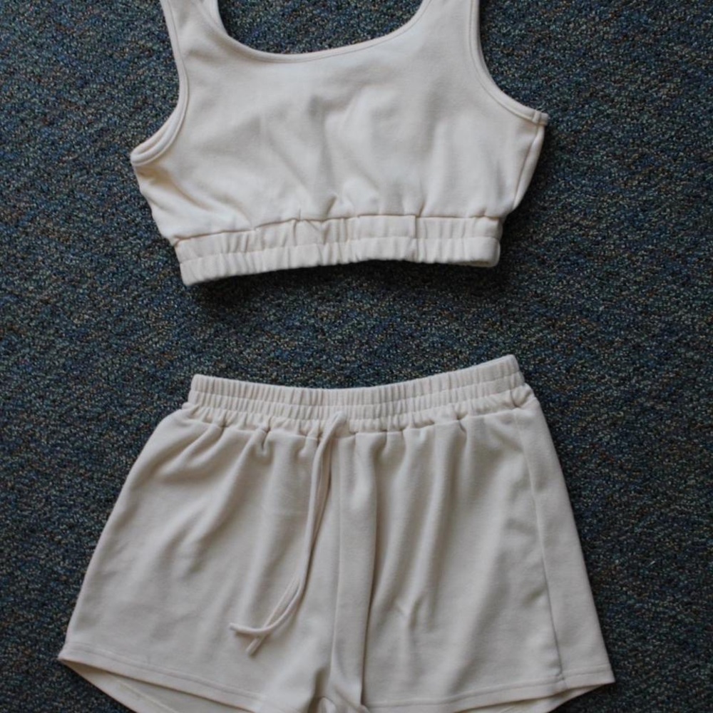 Beige lounge set